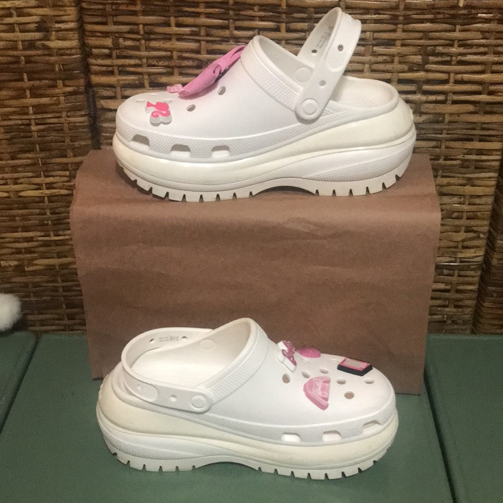 EUC WHITE BARBIE ICONIC CROCS COMFORT 10 - Picture 3 of 6